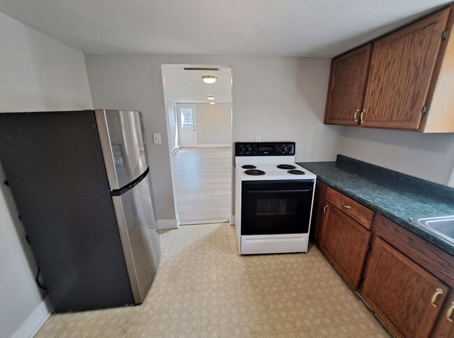 Building Photo - 165 McAllister St