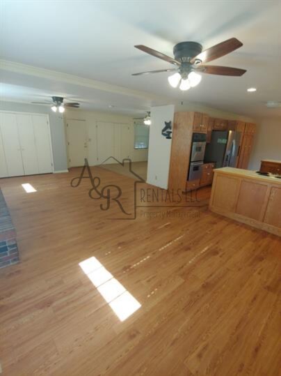 Building Photo - 801 Twin Lakes Dr