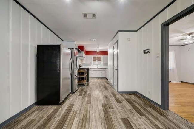 Building Photo - 5819 Anaqua Dr