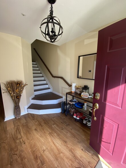 Entry way - 1785 Sea Pine Cir