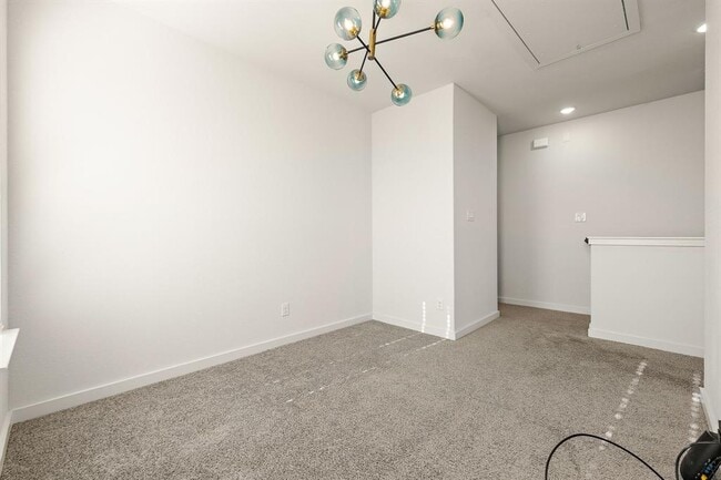 Building Photo - 2500 FOREST CREEK Dr