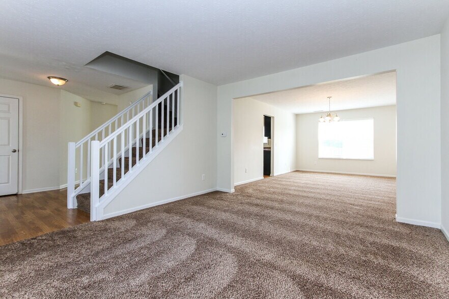 Building Photo - 10783 Standish Pl