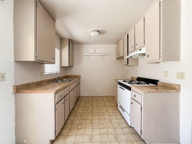 Building Photo - Yucca Valley Home near Yucca Elementary