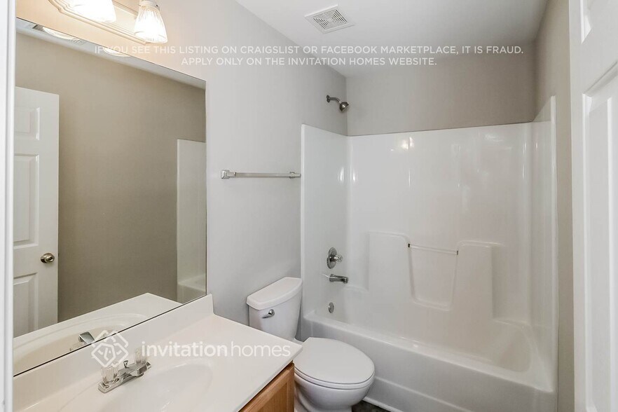 Building Photo - 5760 Tanglewood Dr