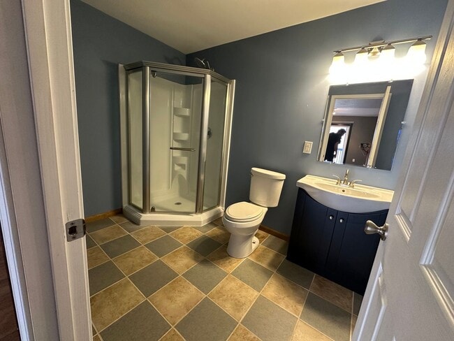 Building Photo - Beautiful 3 bedroom 3 bathroom!!