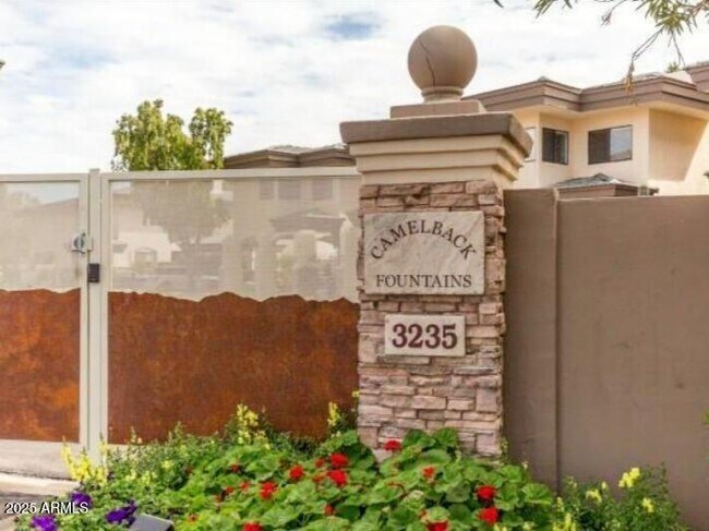 Building Photo - 3235 E Camelback Rd