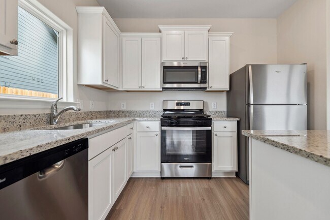 Building Photo - 364 Kingston Wy