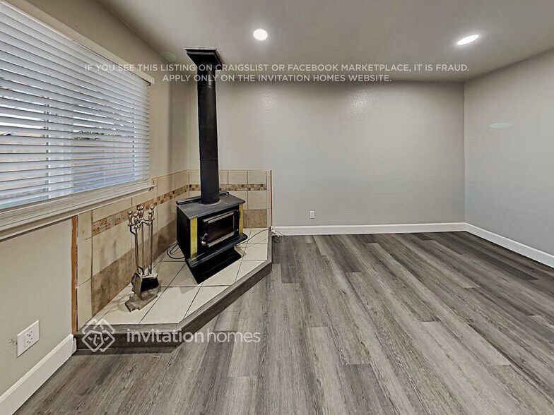 Building Photo - 7826 Ashmont St