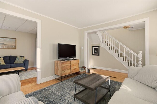 Building Photo - 8 Carey St