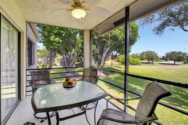 Building Photo - 5715 Fairway Park Dr