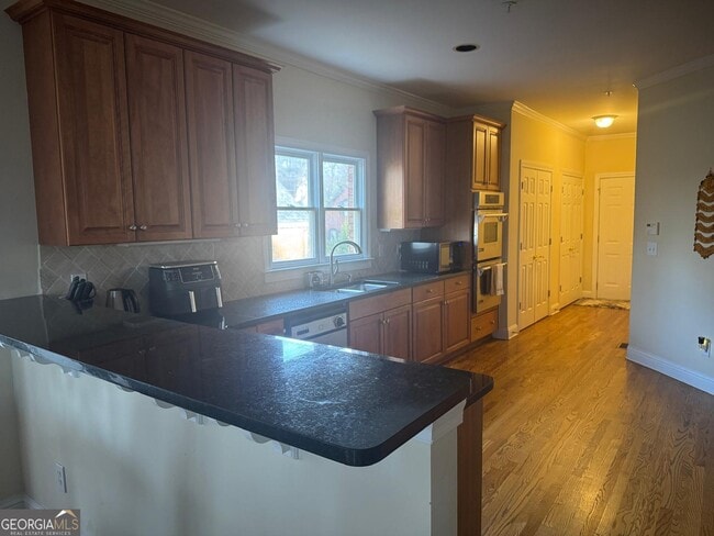 Building Photo - 1313 Bailey's Corner