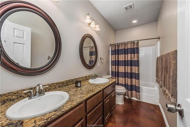 Building Photo - 1403 Medina Dr