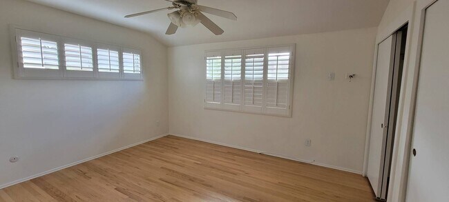 Building Photo - Lovely 4 Bedroom home in UTC  with large b...