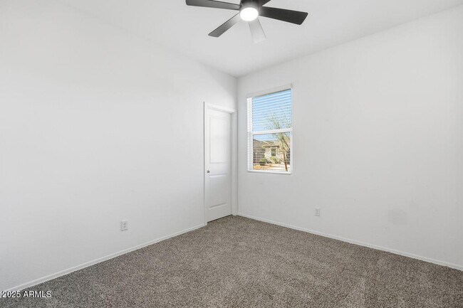 Building Photo - 1139 W Sand Cyn Ct