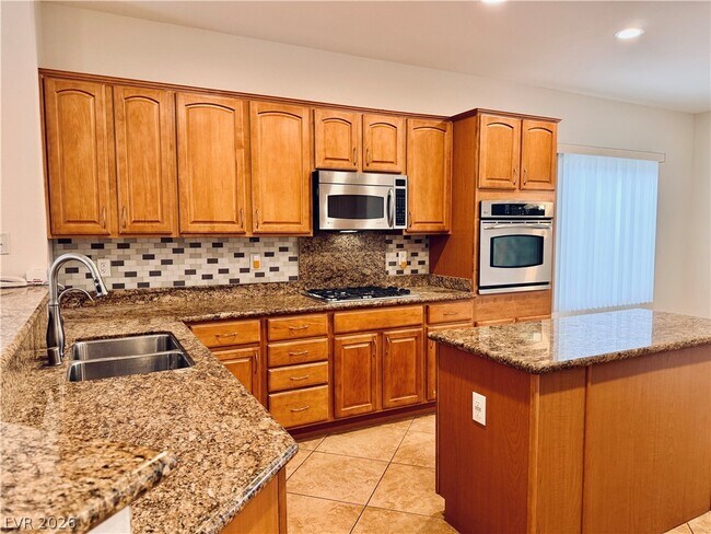 Building Photo - 2119 Gunnison Pl
