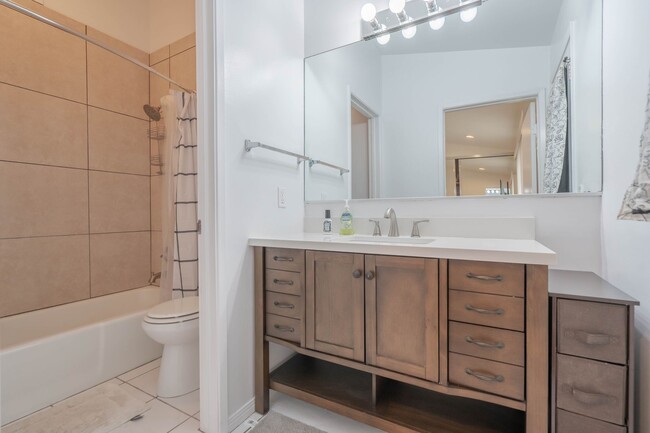 Building Photo - Fully Furnished 3 Bedroom Home for Rent in...