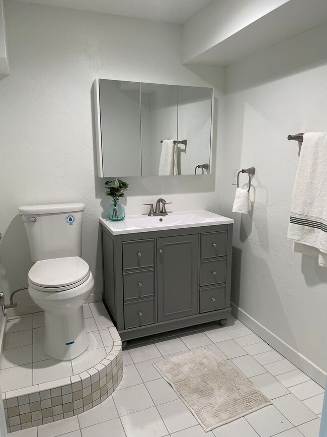 Building Photo - Beautiful 4 bed 3 bath