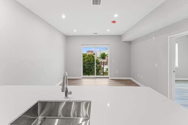 Building Photo - 475 Communipaw Ave