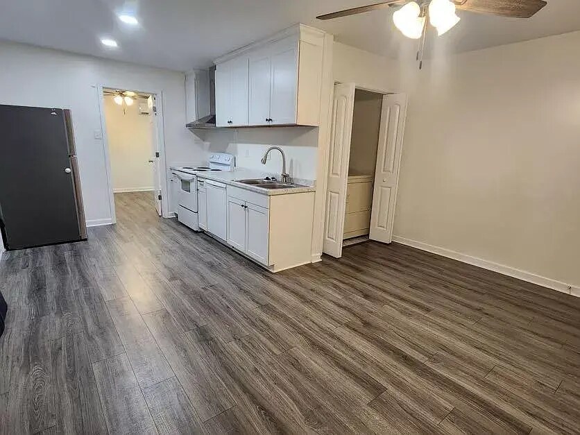 Building Photo - 503 Canal St