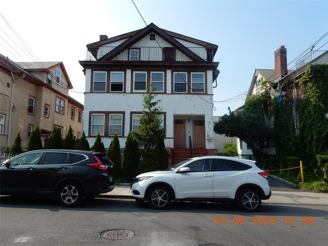 Primary Photo - 11 Beekman Ave