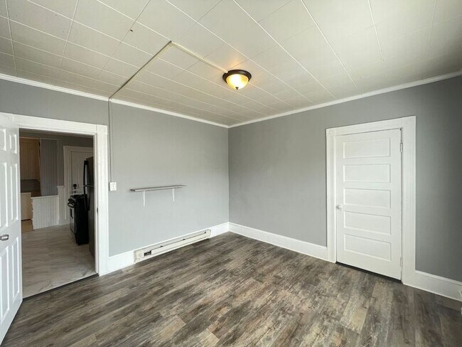 Building Photo - 551 Somerville St
