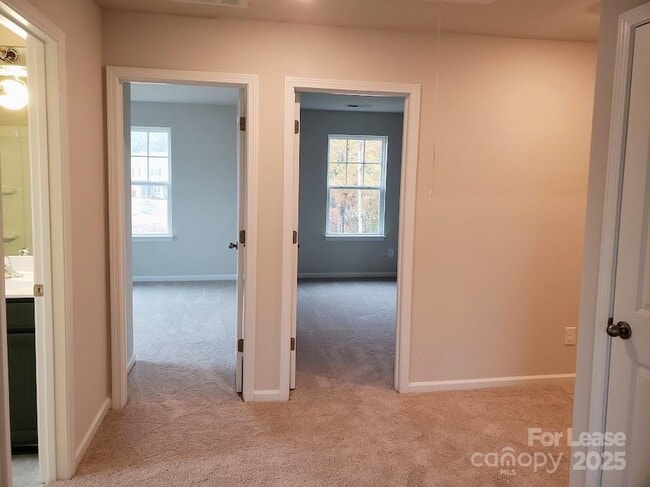 Building Photo - 543 San Marco Dr