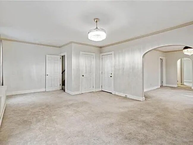 Building Photo - 239 The Blvd