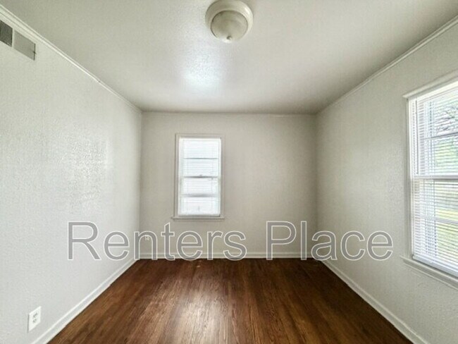 Building Photo - 6714 E Jasper St