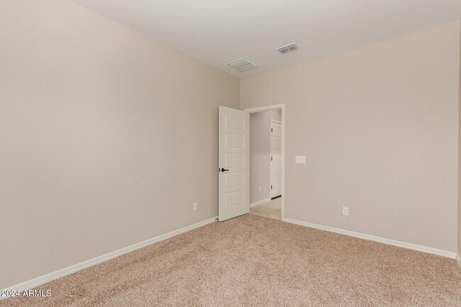 Building Photo - 8854 W Palo Verde Dr