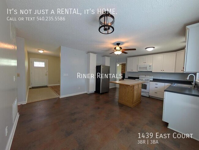 Building Photo - 1439 East Ct