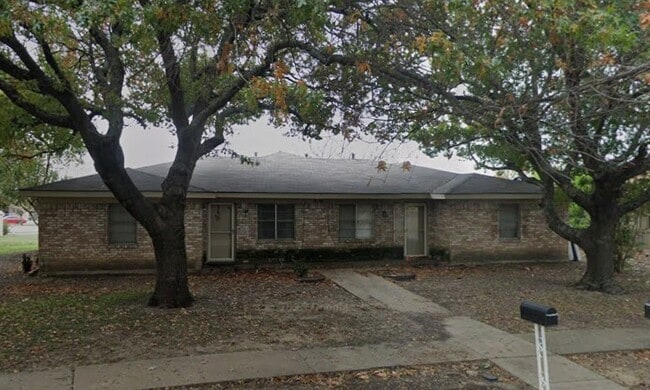 Building Photo - 2115 A Quail Run