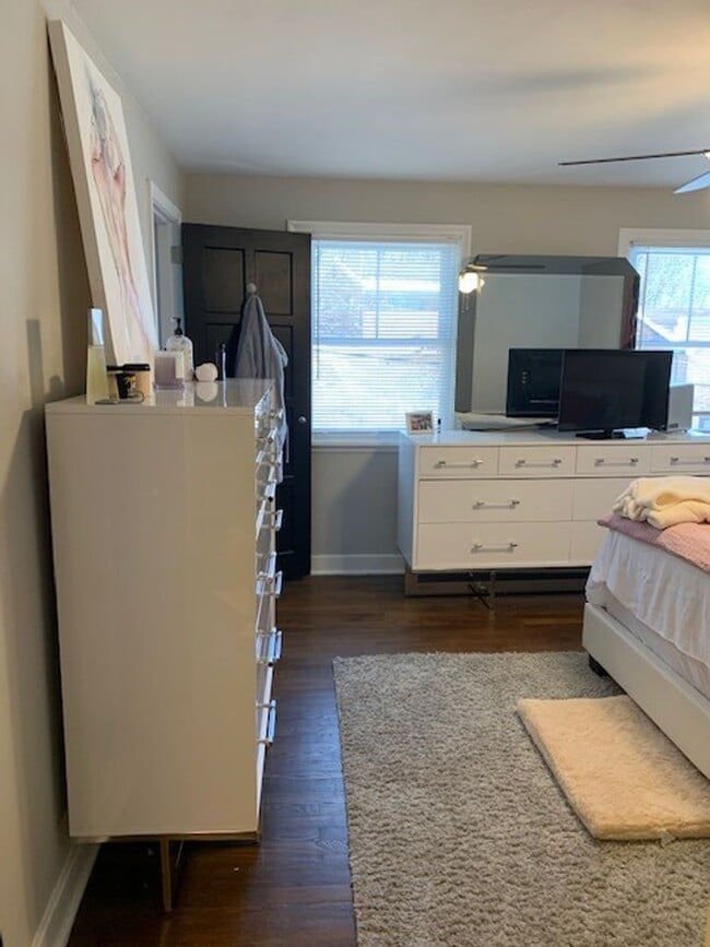 Building Photo - MODERN 2 BEDROOM, 1 BATHROOM TOWNHOUSE - GARFIELD