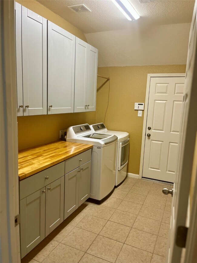 Building Photo - 24938 Mason Trail Dr