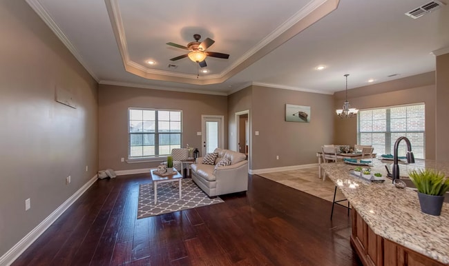 Building Photo - 315 Hill Ridge Dr