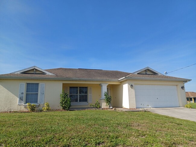 Building Photo - 1124 Diplomat Pkwy W