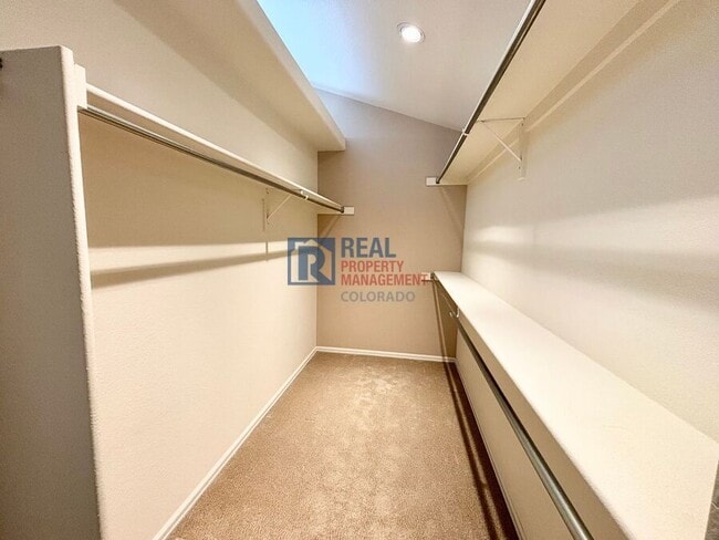 Building Photo - 1031 Surlyn Ct