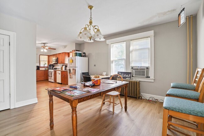 Building Photo - Ewing, NJ – 7BR / 2BA. House near TCNJ. Spacious layout. - Gambourg Properties