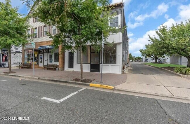 Building Photo - 515 Arnold Ave