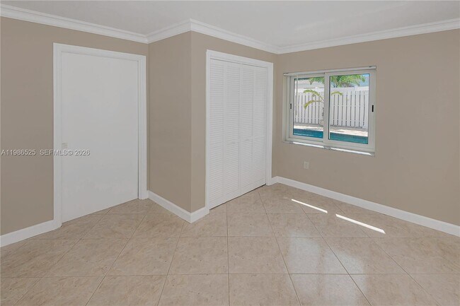 Building Photo - 2070 NE 65th St