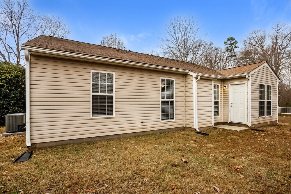 Building Photo - 1003 Salmon River Dr