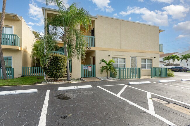 Primary Photo - 350 Taylor Ave