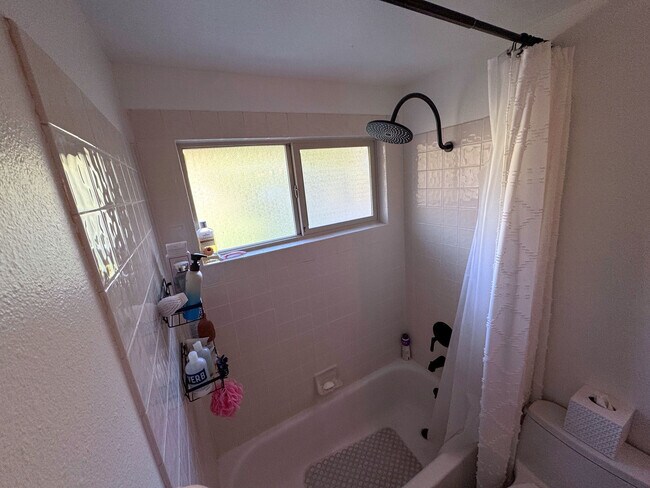 Building Photo - 15820 SE Harold Ave