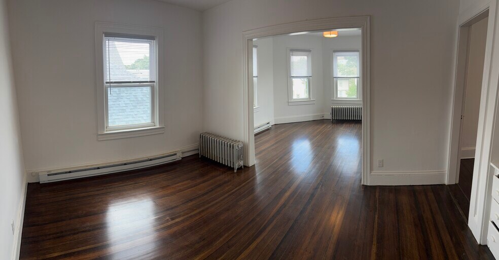 Primary Photo - 71 Ayrault St