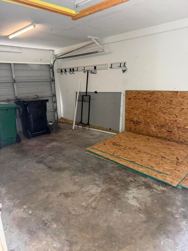 Building Photo - 1456 SE Rivergreen Cir