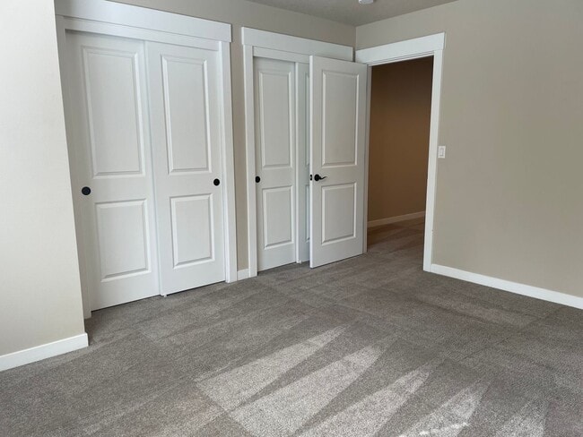 Building Photo - NEWLY BUILT 3 BED/2 BATH OPEN CONCEPT HOME...