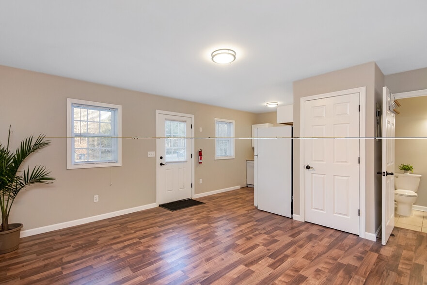 Building Photo - 293 Craig Ln