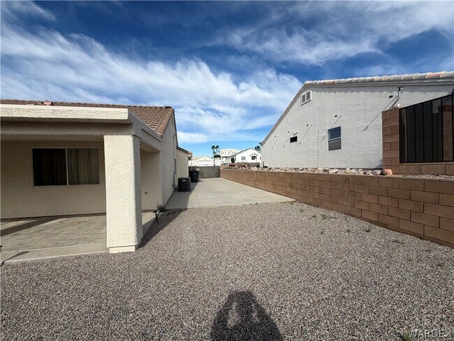 Building Photo - 2416 N Ridge Ave