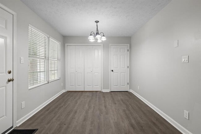 Building Photo - 425 Orchard Dr