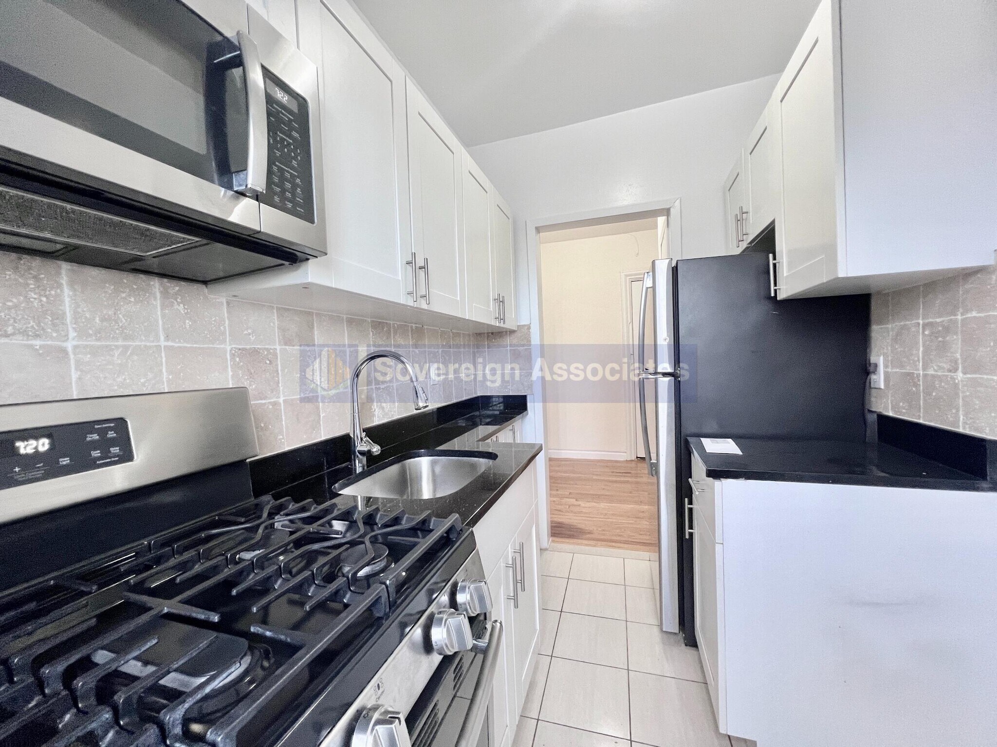 Building Photo - 20 Magaw Pl