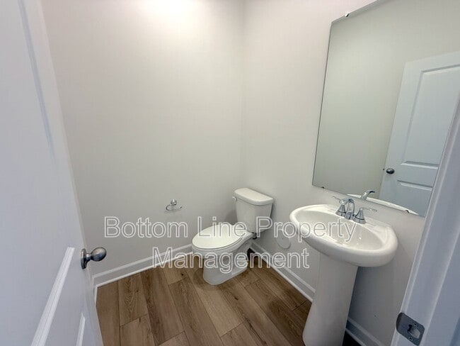 Building Photo - 8024 Hidden Spgs Trl